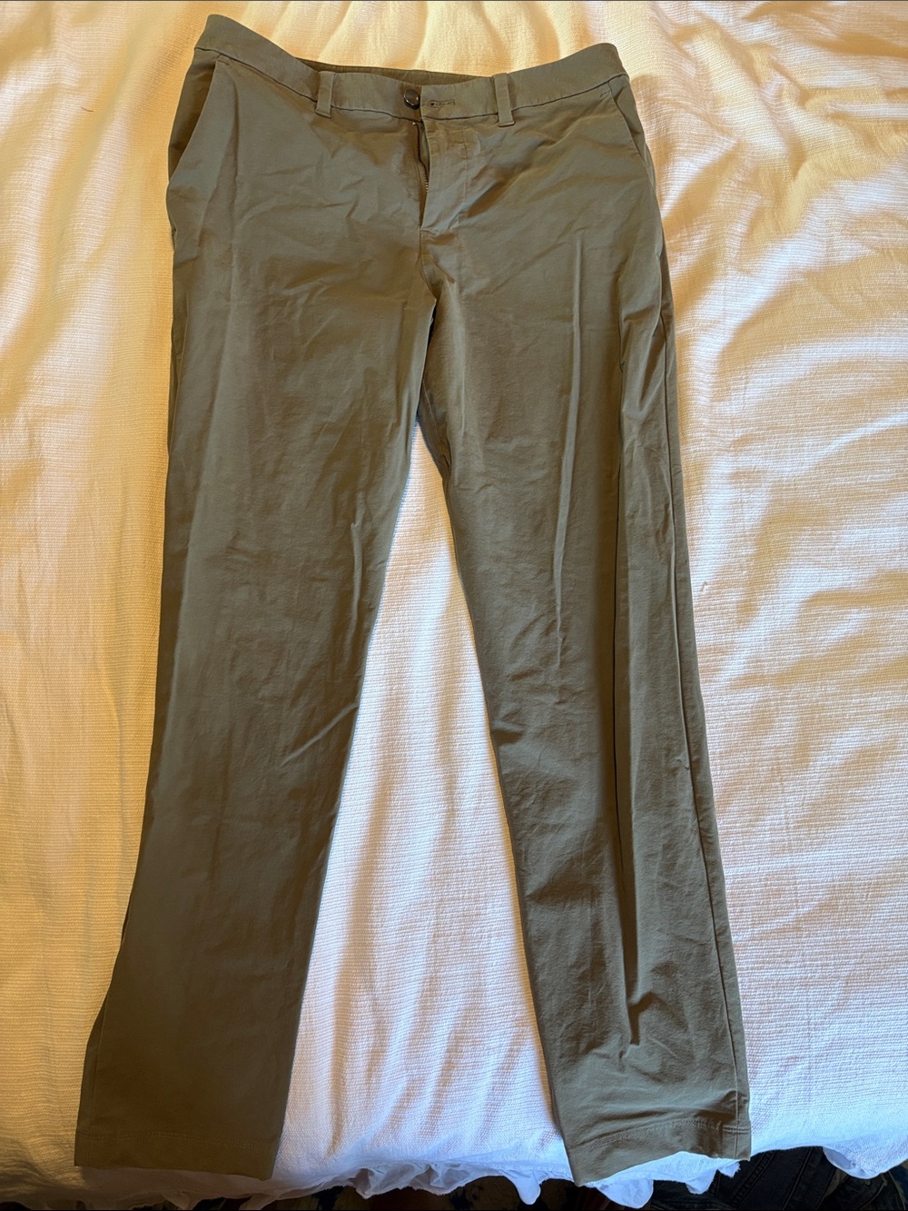 lululemon athletica Men's Olive ABC slim fit trouser